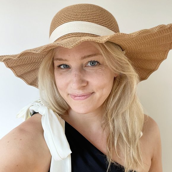 Meet your Posher, Sarah - Picture 1 of 1